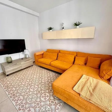 Luxury 3br Apt With Seaview *